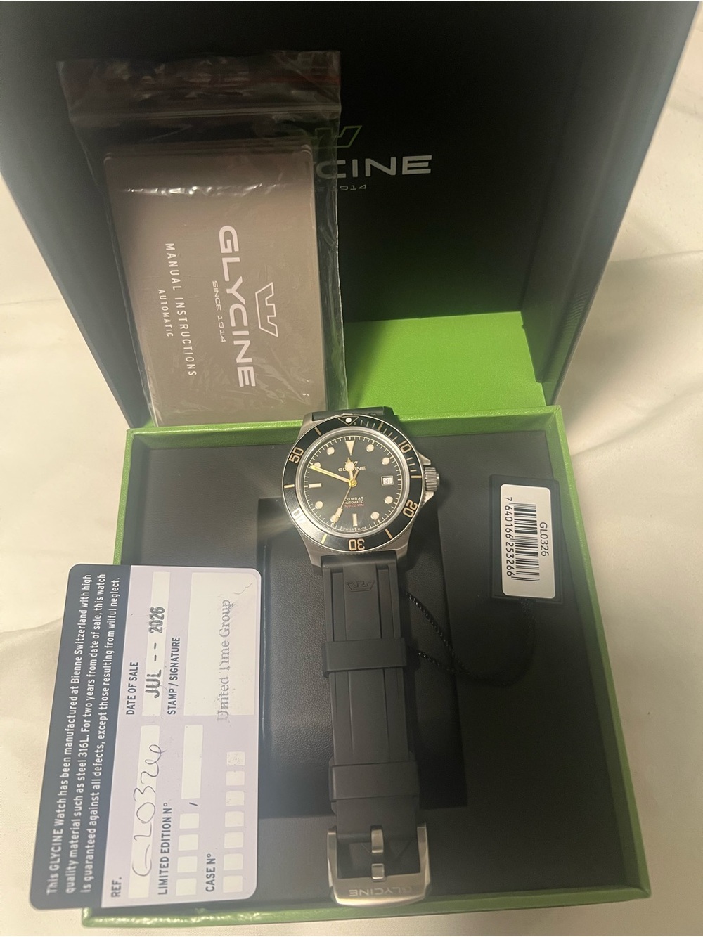 Glycine Combat Sub 42 Automatic Swiss Diver Watch - Black Dial GL0326 Full Set